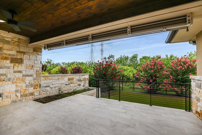 LOCATION! CUSTOM! UPGRADES! BUILDERS PERSONAL HOME WITH UPGRADES - photo 17