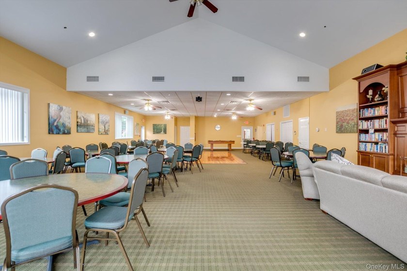 Welcome to this well maintained 2 bedroom, 2 full bath condo - photo 17