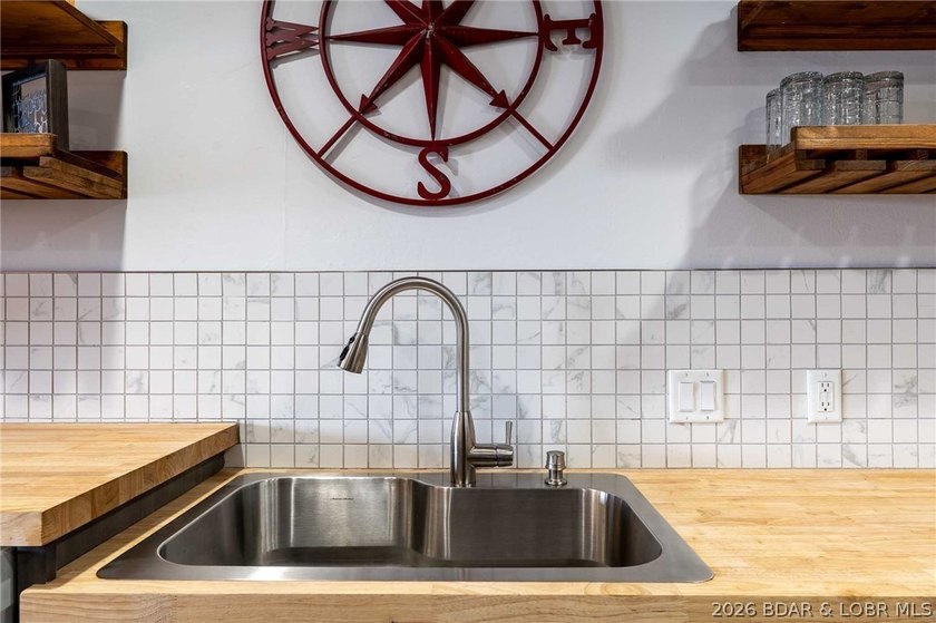 Fully updated, turn-key condo with incredible views and a large - photo 8