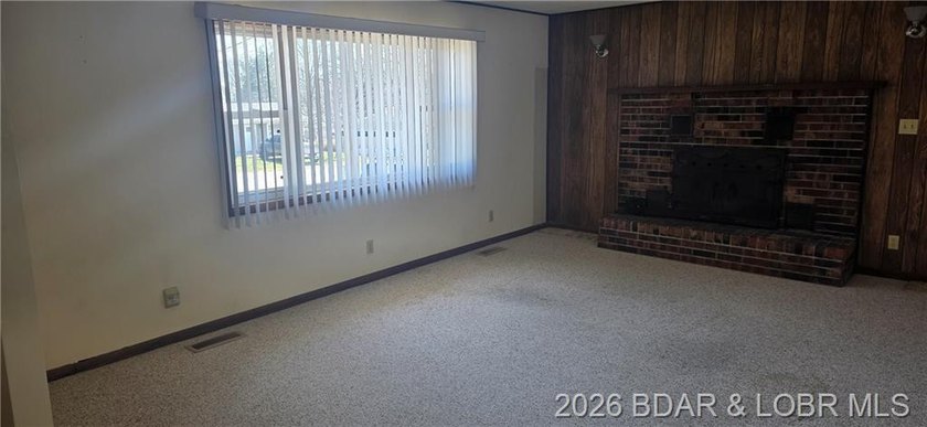 Great Location in the heart of Laurie with this 2 bedroom 2 bath - photo 9