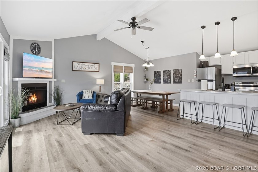 Welcome to your ideal Lake of the Ozarks retreat located in the - photo 6