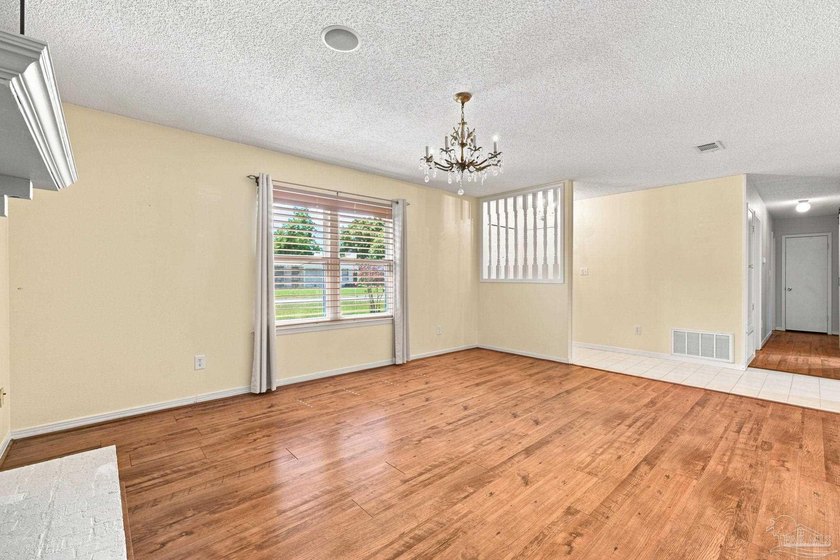 Looking for a home that's been well cared for without breaking - photo 3