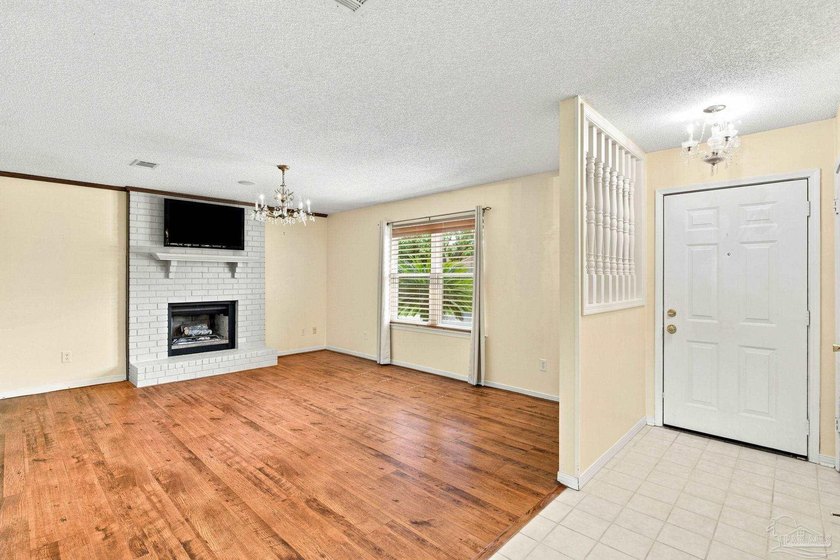 Looking for a home that's been well cared for without breaking - photo 5