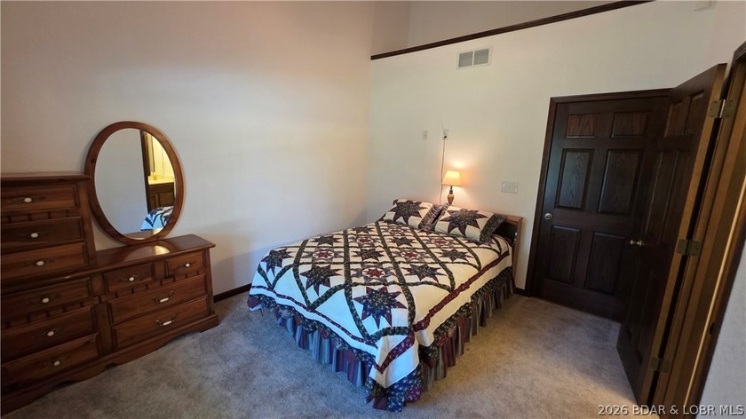 Lakefront Oasis! Discover this exceptional 5,200+ sq ft custom - photo 15