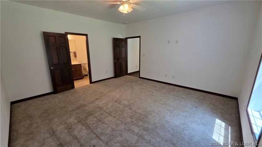 Lakefront Oasis! Discover this exceptional 5,200+ sq ft custom - photo 33