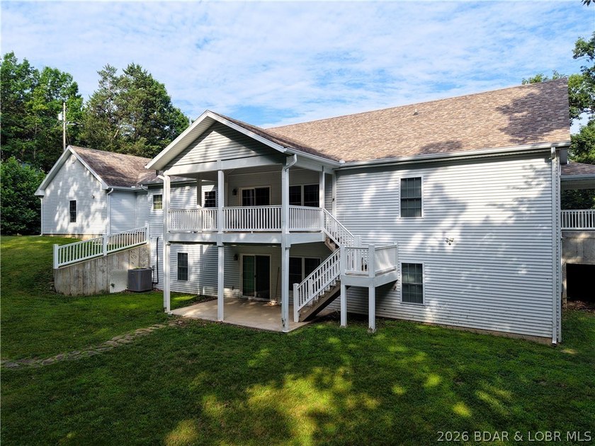 Lakefront Oasis! Discover this exceptional 5,200+ sq ft custom - photo 41