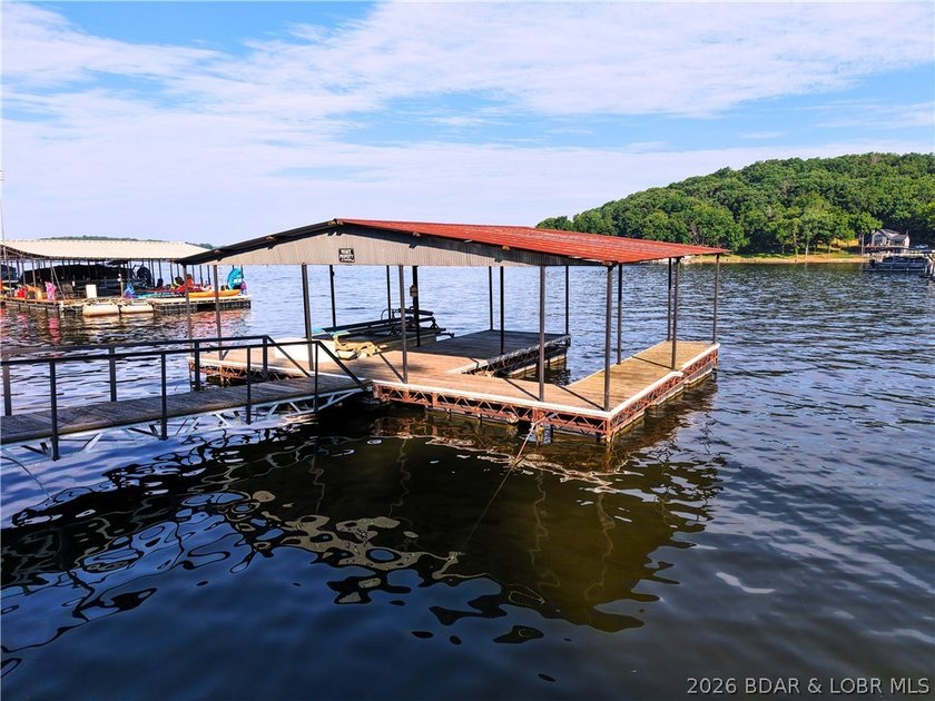 Lakefront Oasis! Discover this exceptional 5,200+ sq ft custom - photo 45