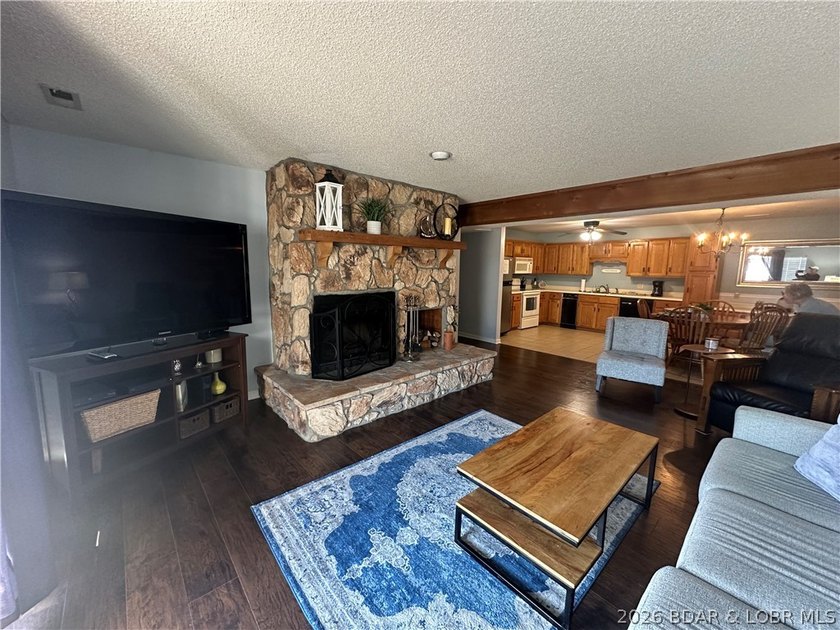 Don't miss out on this Cute Condo, Nicely Updated and in a GREAT - photo 4