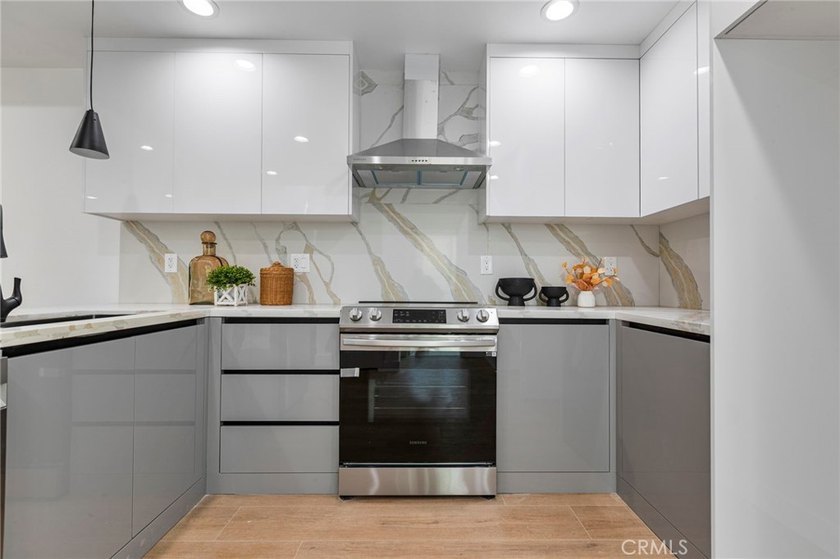 1018 W 223rd St 2 - photo 12