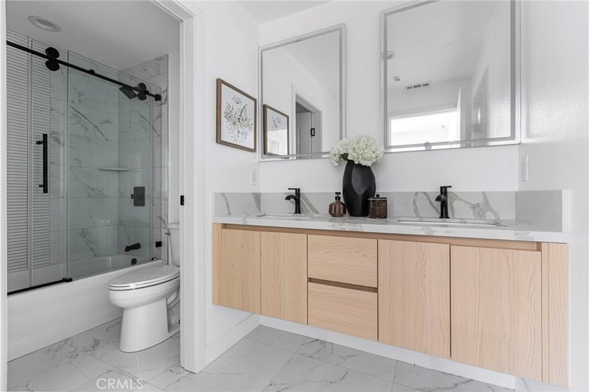 1018 W 223rd St 2 - photo 29