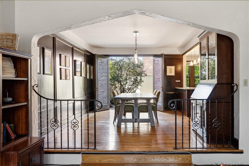 Welcome home to this beautiful Wolosoff Brothers Townhome on - photo 5