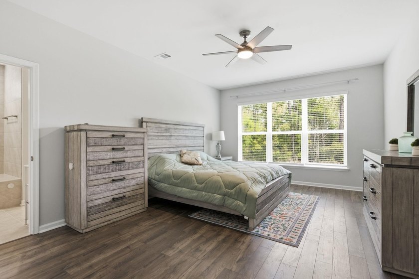This popular Beazer Hickory model, built in April 2025, offers a - photo 20