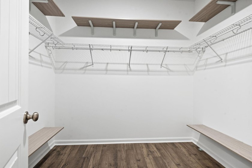 This popular Beazer Hickory model, built in April 2025, offers a - photo 22