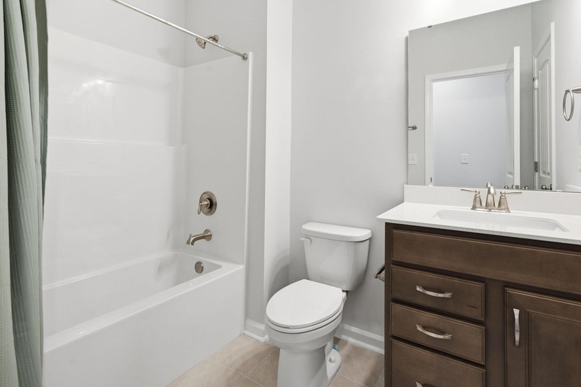 This popular Beazer Hickory model, built in April 2025, offers a - photo 28