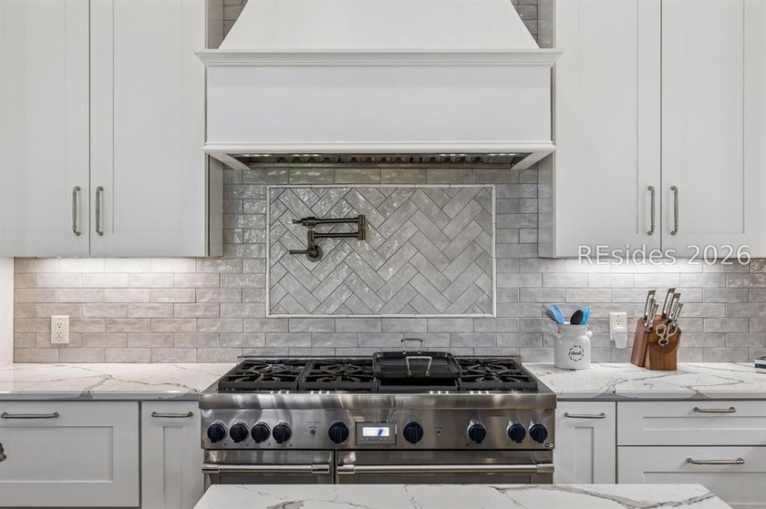 A refined luxury residence in Colleton River Club offering - photo 34