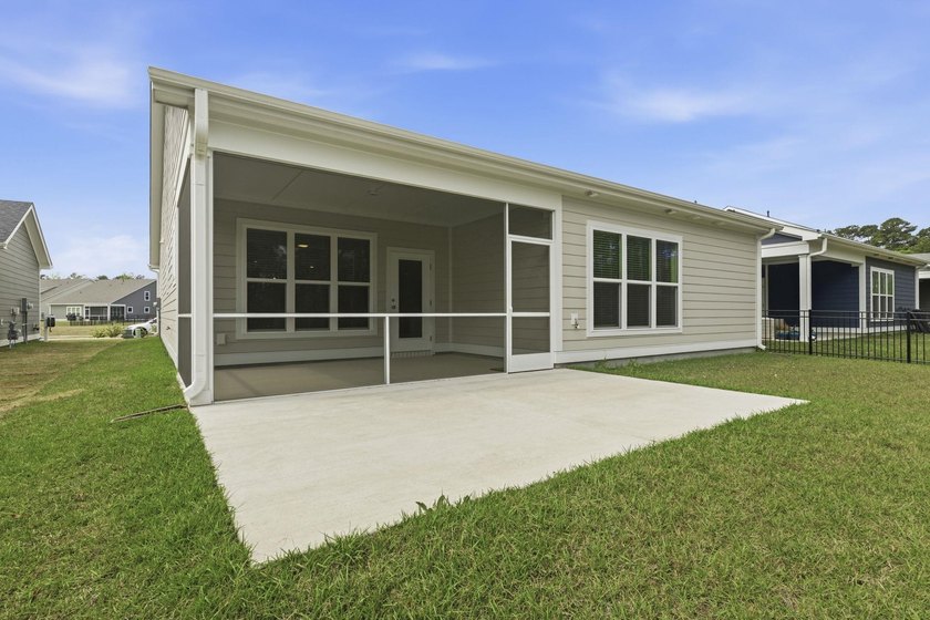 This popular Beazer Hickory model, built in April 2025, offers a - photo 35