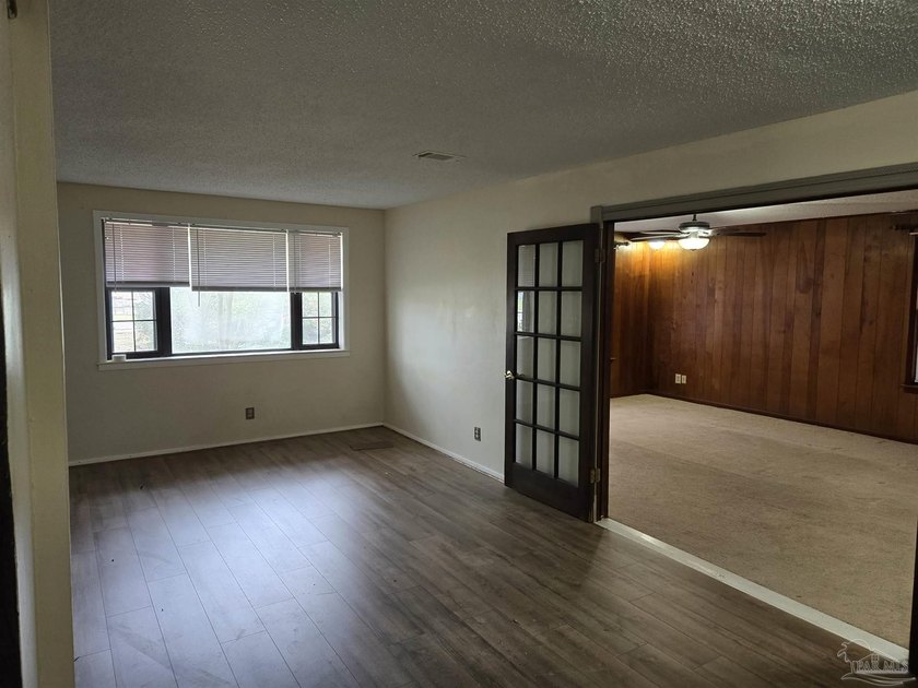 Investment Opportunity - Tenant Occupied Through May 2027! Don't - photo 4