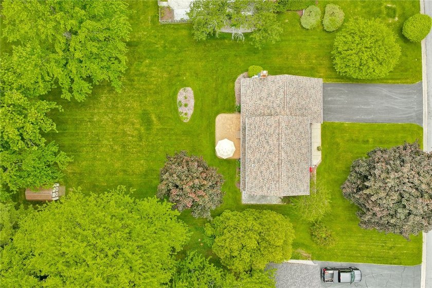 EXCEPTIONAL!!! LOVINGLY CARED FOR by PROUD OWNERS of 39 YEARS! - photo 3