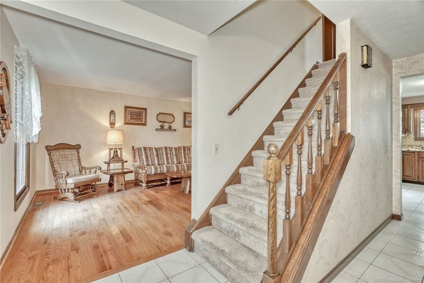 EXCEPTIONAL!!! LOVINGLY CARED FOR by PROUD OWNERS of 39 YEARS! - photo 9