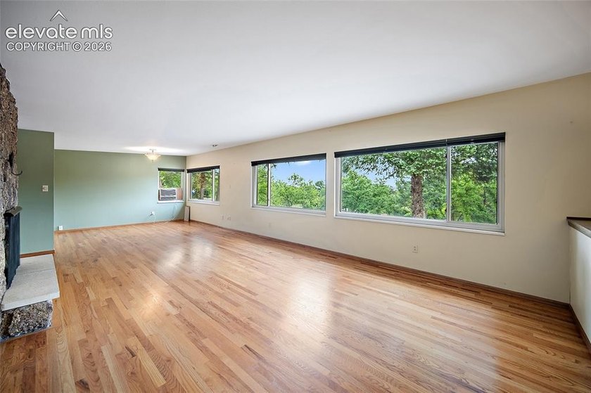 Welcome to this exceptional 5-bedroom, 3-bathroom home in Skyway - photo 15