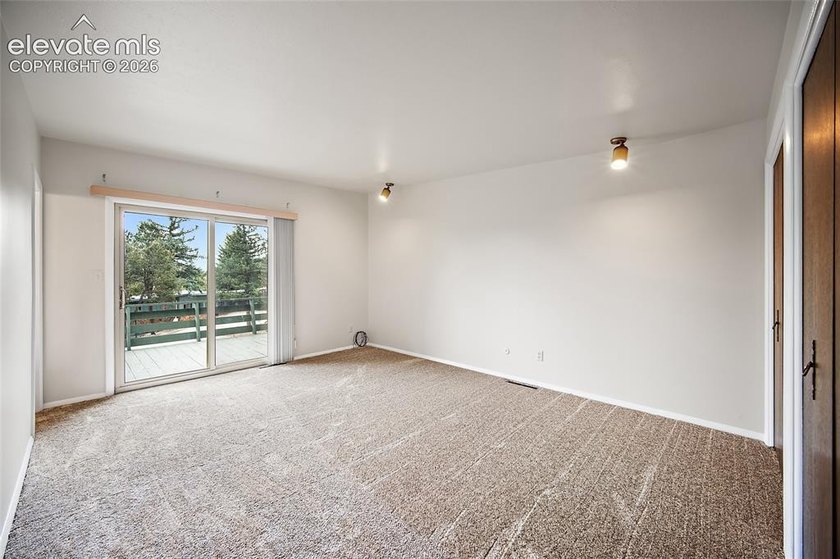 Welcome to this exceptional 5-bedroom, 3-bathroom home in Skyway - photo 16