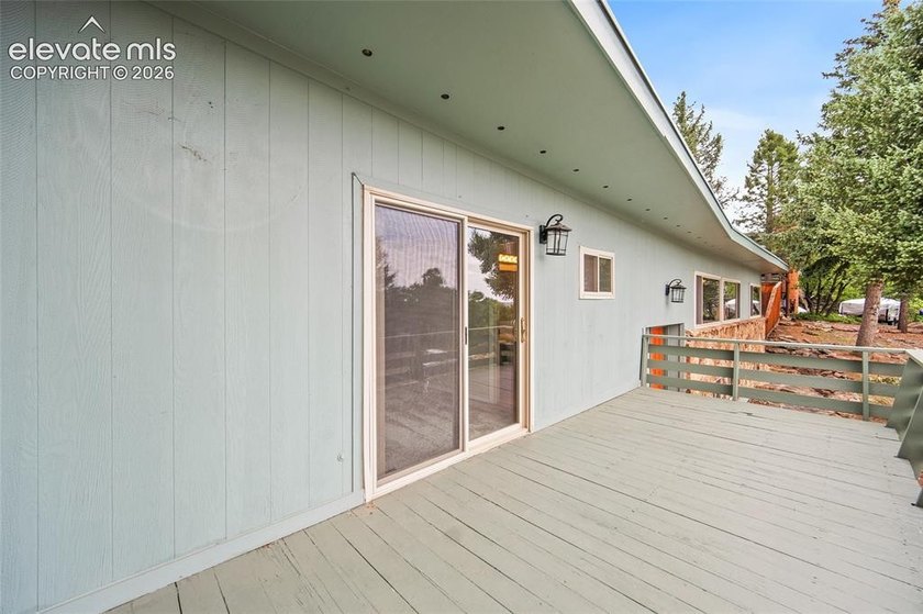 Welcome to this exceptional 5-bedroom, 3-bathroom home in Skyway - photo 18
