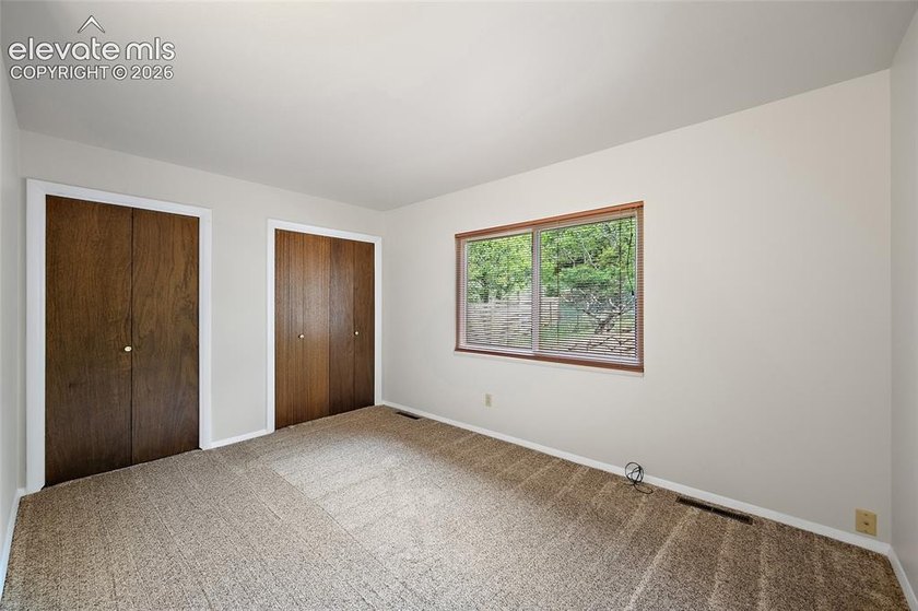 Welcome to this exceptional 5-bedroom, 3-bathroom home in Skyway - photo 24