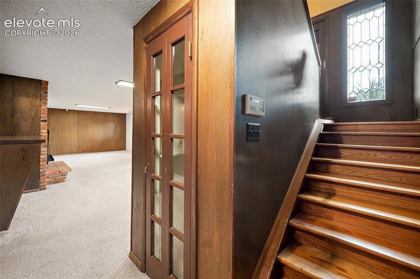 Welcome to this exceptional 5-bedroom, 3-bathroom home in Skyway - photo 26