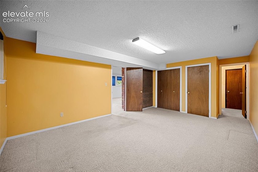 Welcome to this exceptional 5-bedroom, 3-bathroom home in Skyway - photo 30