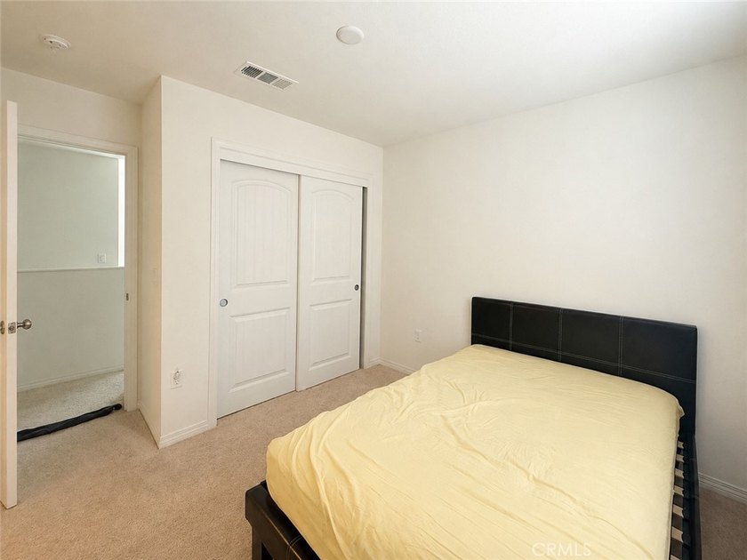 This is a great opportunity to own a modern home in Huntington - photo 11