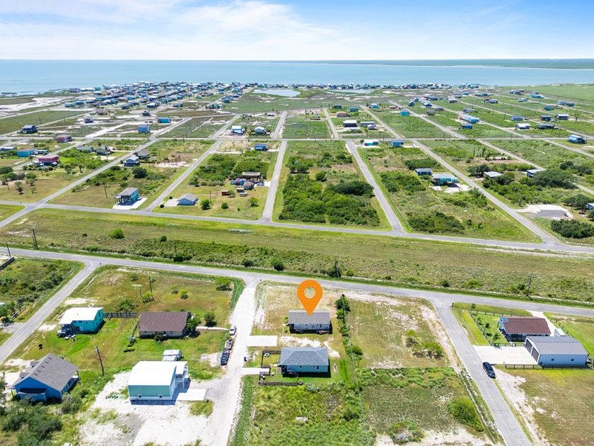 Charming Coastal Retreat in Holiday Beach W. Discover your - photo 19