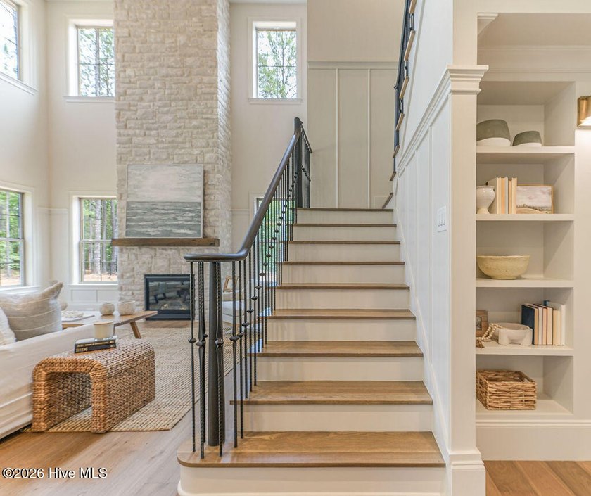 Exceptional new construction offering a refined blend of luxury - photo 4