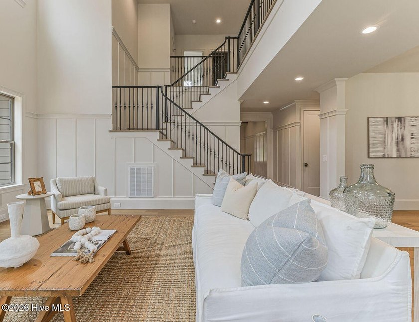 Exceptional new construction offering a refined blend of luxury - photo 7