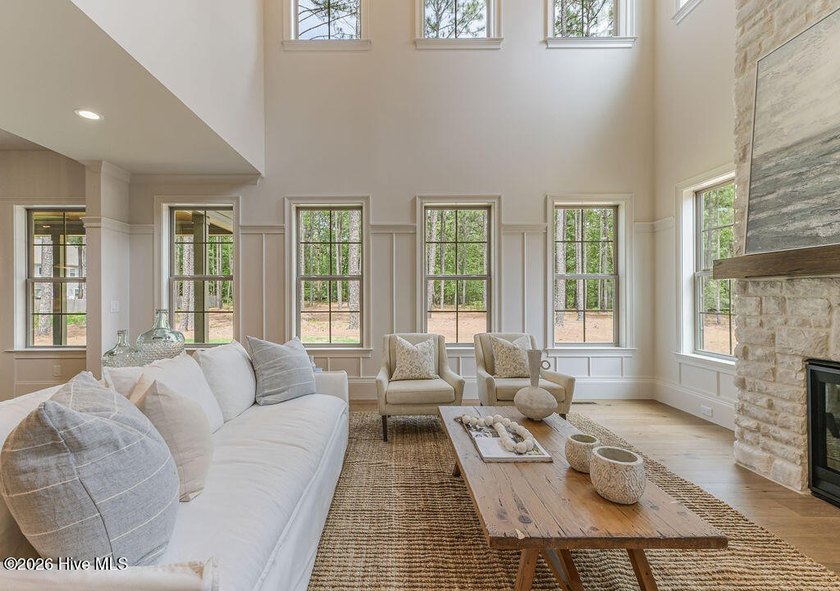 Exceptional new construction offering a refined blend of luxury - photo 8