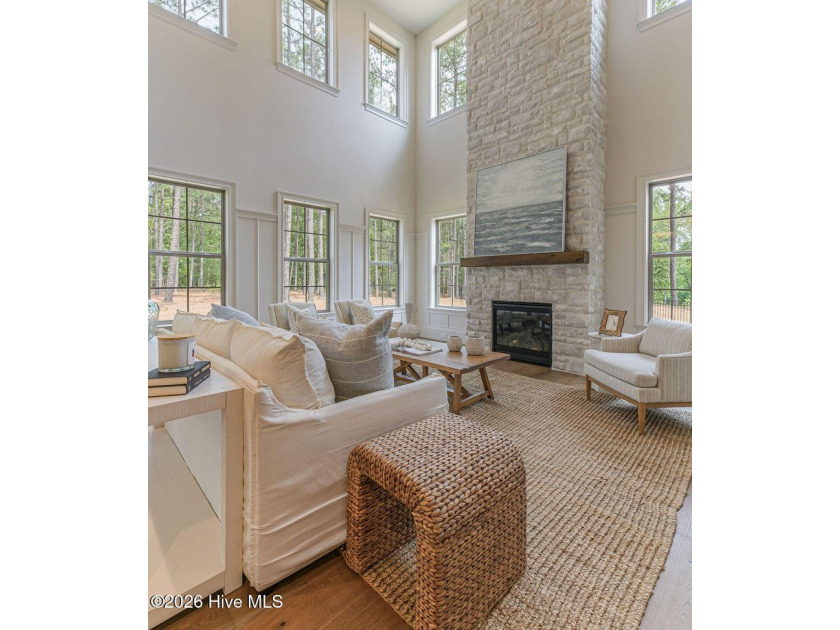Exceptional new construction offering a refined blend of luxury - photo 10
