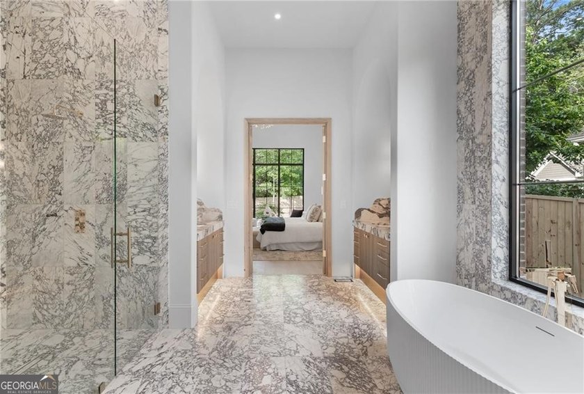 Crafted as a true statement piece, this extraordinary custom - photo 34