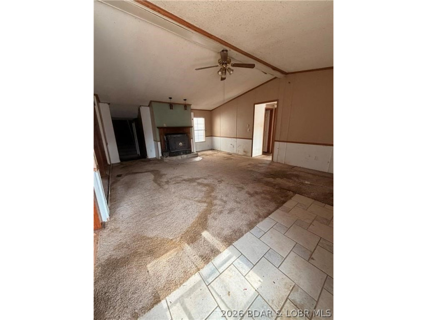 Spacious 5-bedroom, 3-bath home offering approximately 2,792 sq - photo 7