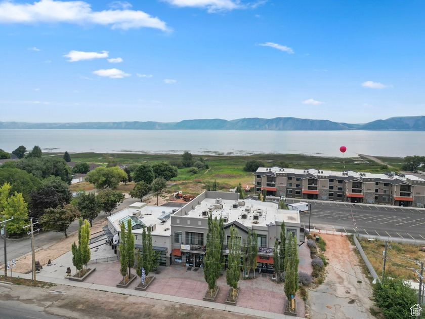 Modern Luxury Condo Near Bear Lake Short term rental Approved - photo 7