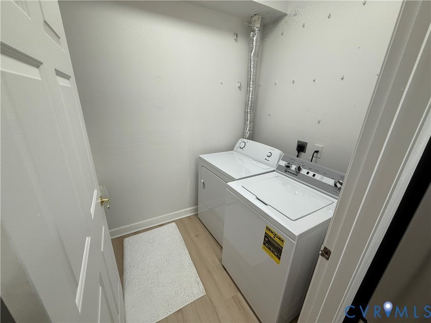 Welcome to this beautifully renovated first-floor condominium - photo 18