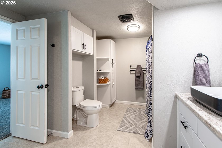 Turnkey remodeled manufactured home in Greentrees East Village - photo 21