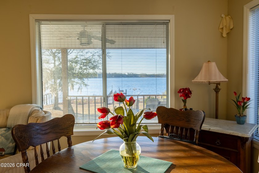 Beautiful lakefront single-family home on a full acre at the end - photo 7
