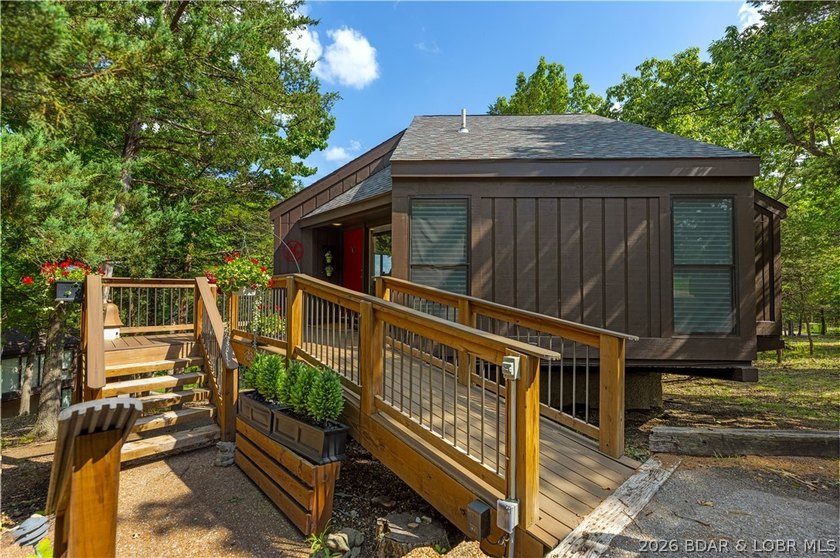 Distinctive architecture meets effortless lake living in this - photo 47