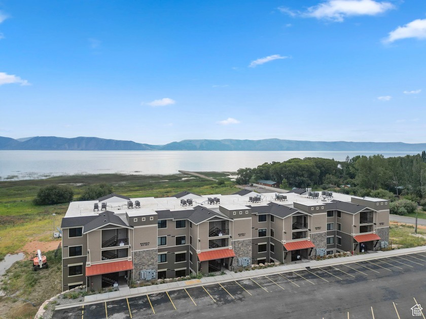 Modern Luxury Condo Near Bear Lake Short term rental Approved - photo 6