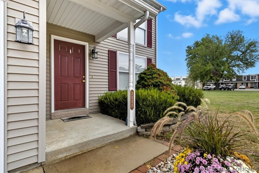 Explore this beautiful 2-bedroom, 1.5-bath townhouse located in - photo 4