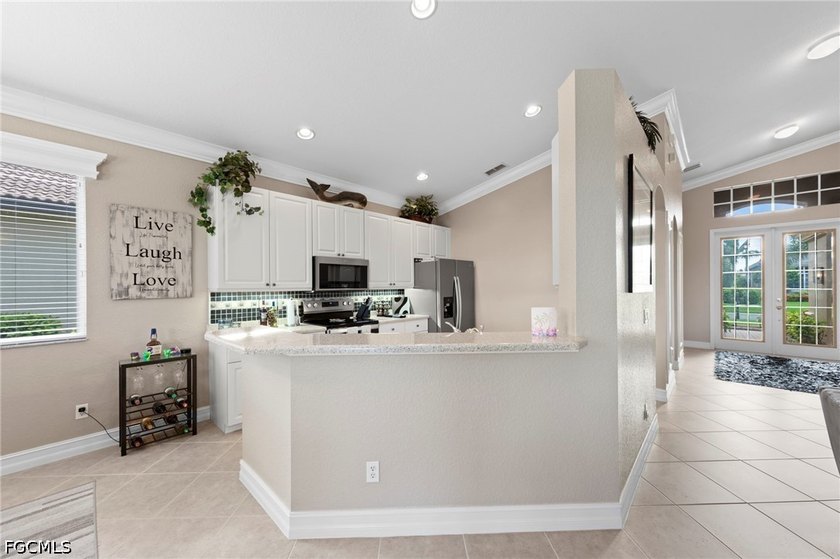 This beautiful western exposure lakefront Pool &amp; Spa home in the - photo 14
