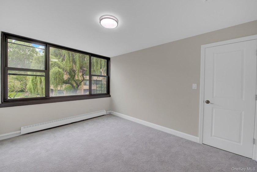 Move right into this updated 3-bedroom, Co-op in Le Havre in - photo 17