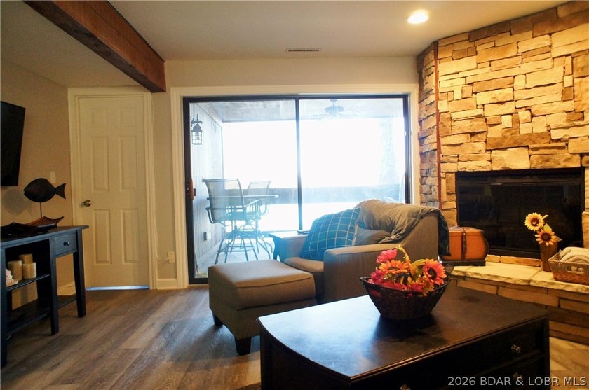No other complex has all of the amenities as the KNOLLS. Indoor - photo 5