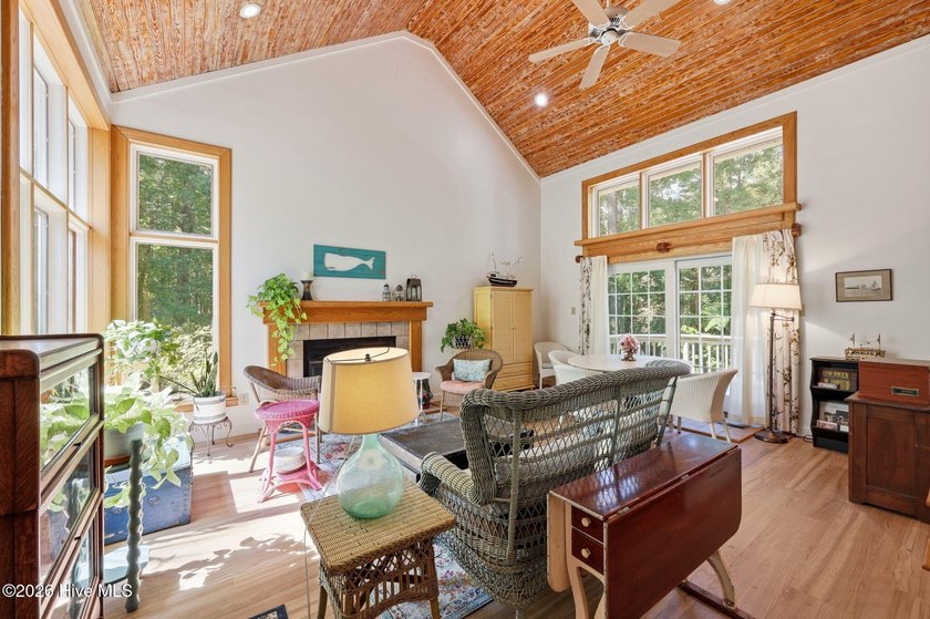 Welcome to this spacious 3-bedroom, 2.5-bath home nestled in one - photo 4