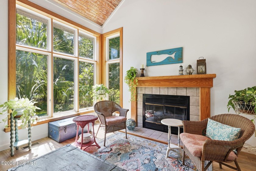Welcome to this spacious 3-bedroom, 2.5-bath home nestled in one - photo 5