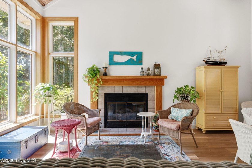 Welcome to this spacious 3-bedroom, 2.5-bath home nestled in one - photo 6